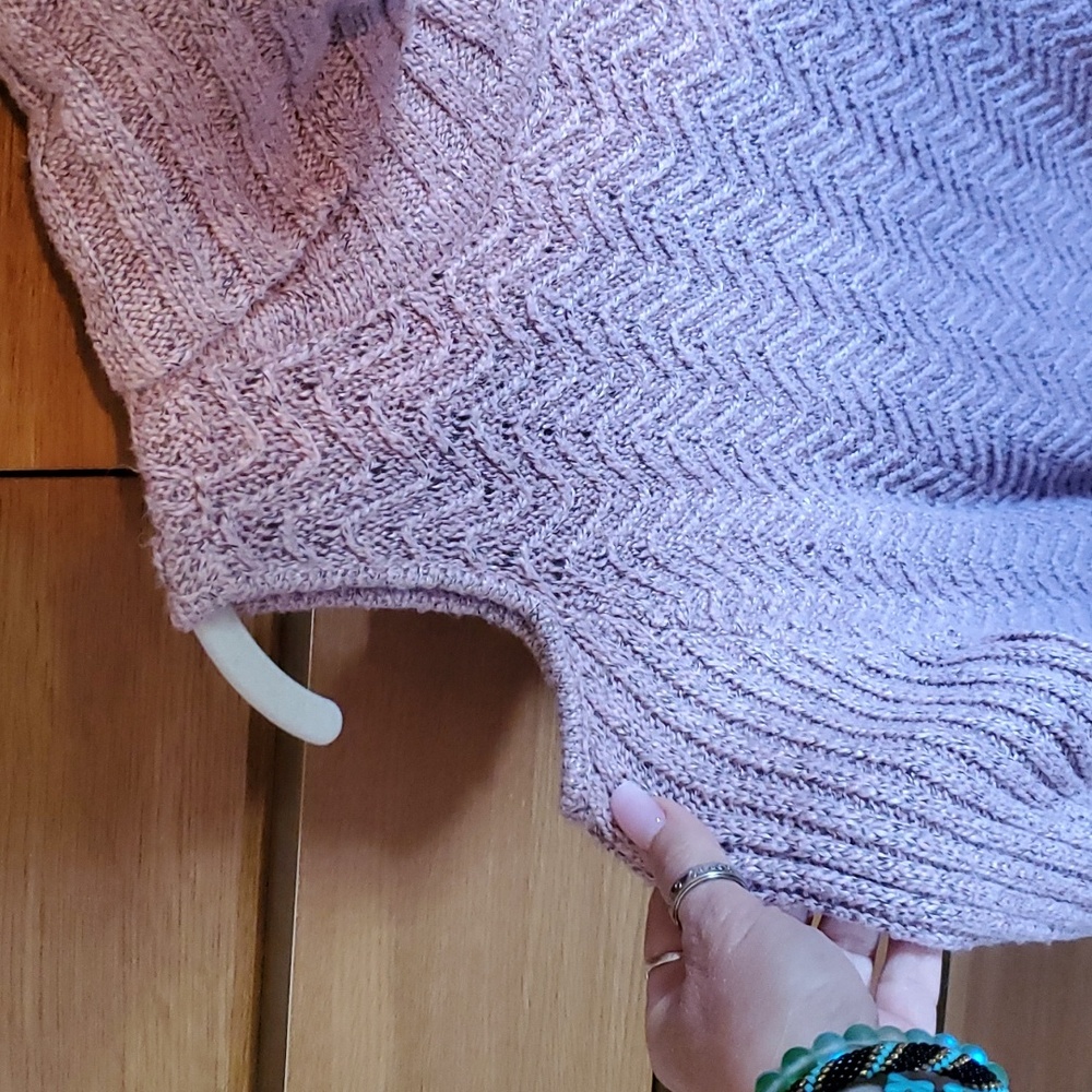 American Rag sweater - Picture 2 of 5